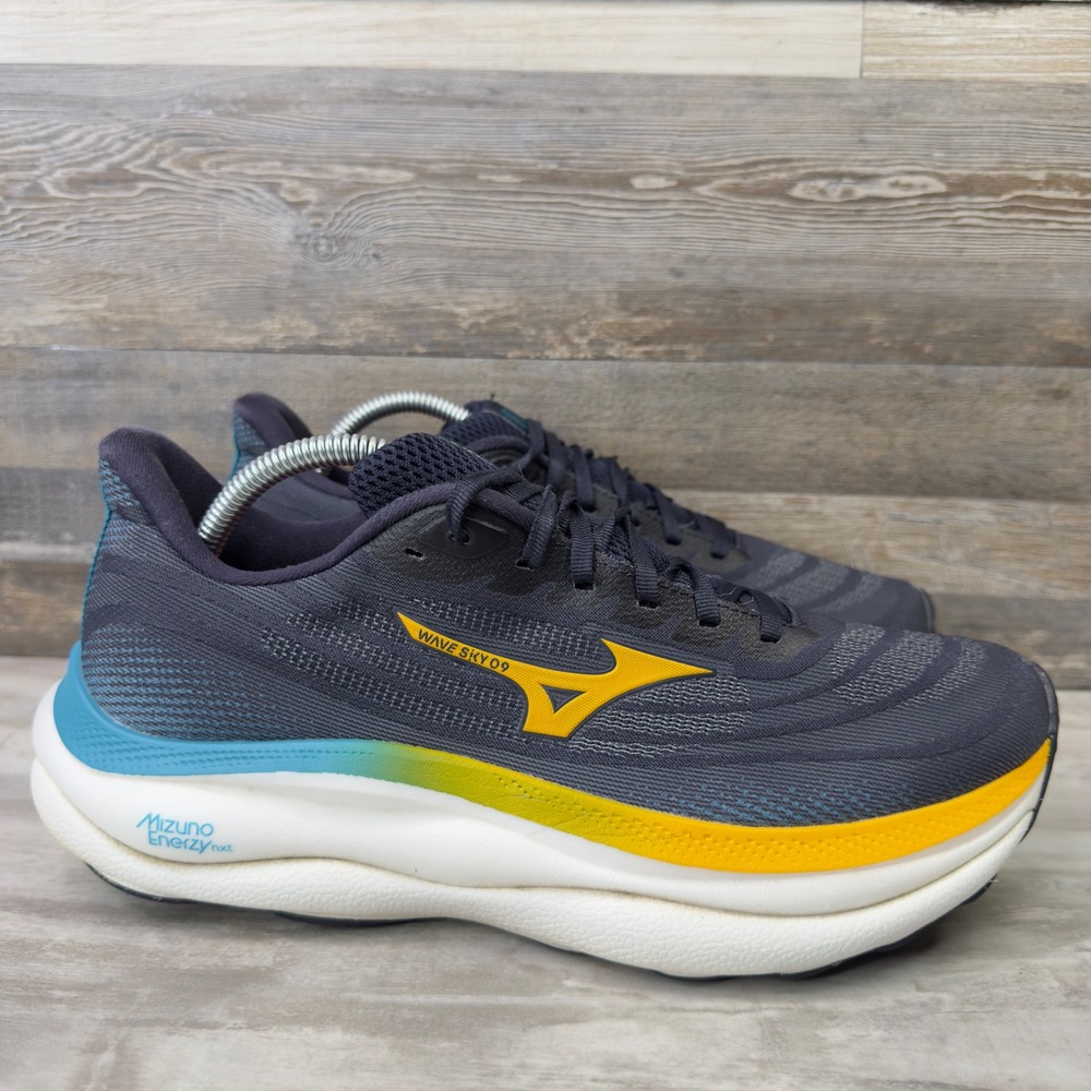 Mizuno Wave Sky 09 Mens Size 9.5 Running Shoes Enerzy nxt Gray Yellow
